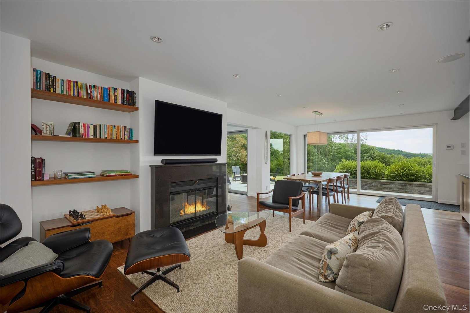 33 Ford Road Photo 14