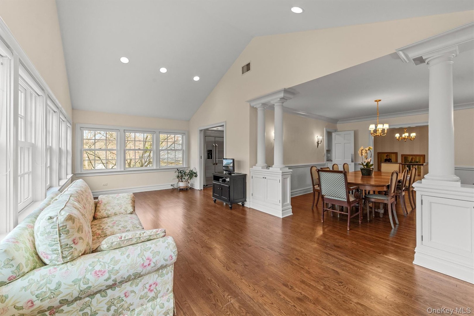 52 Oakledge Road Photo 8