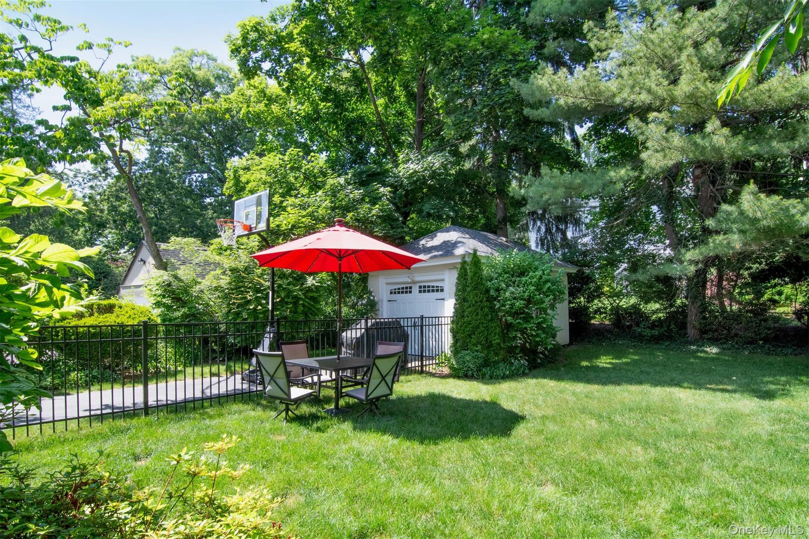 162 Ellison Avenue Photo 23