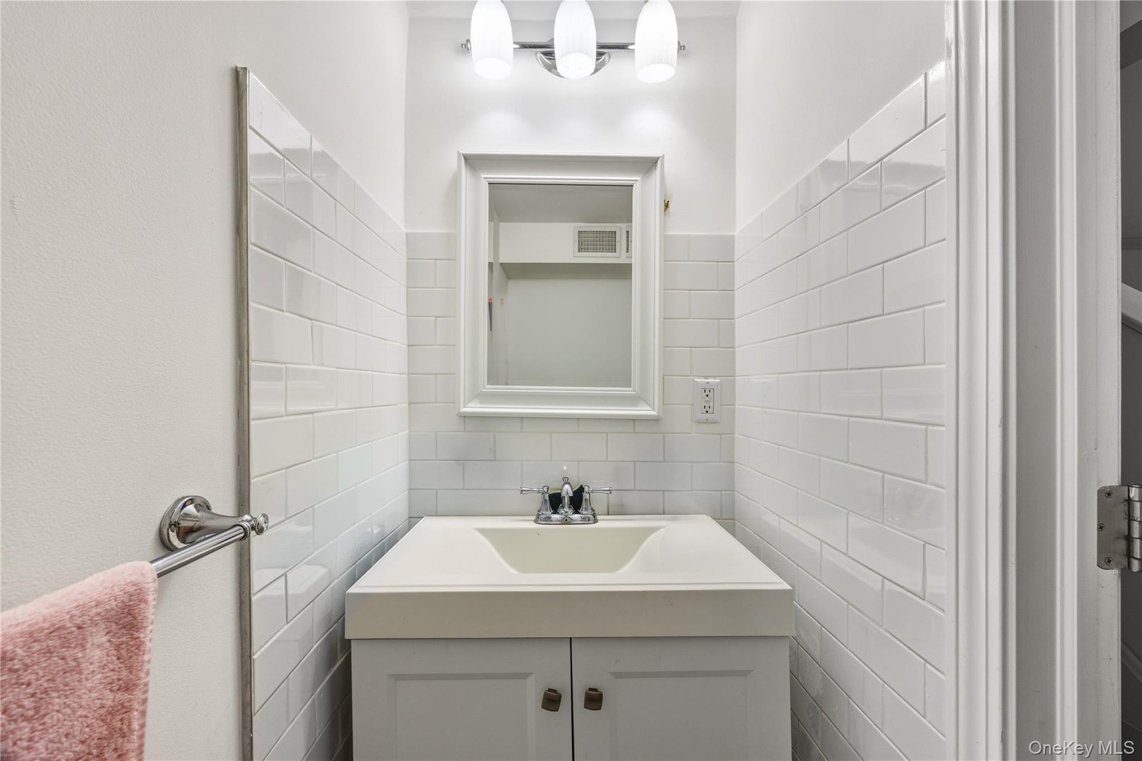 1005 Colony Drive Photo 12