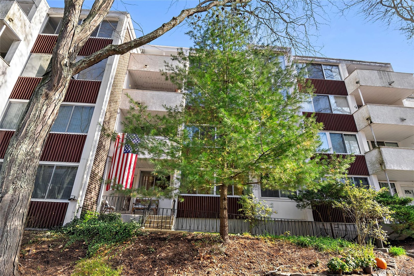 1005 Colony Drive Photo 1