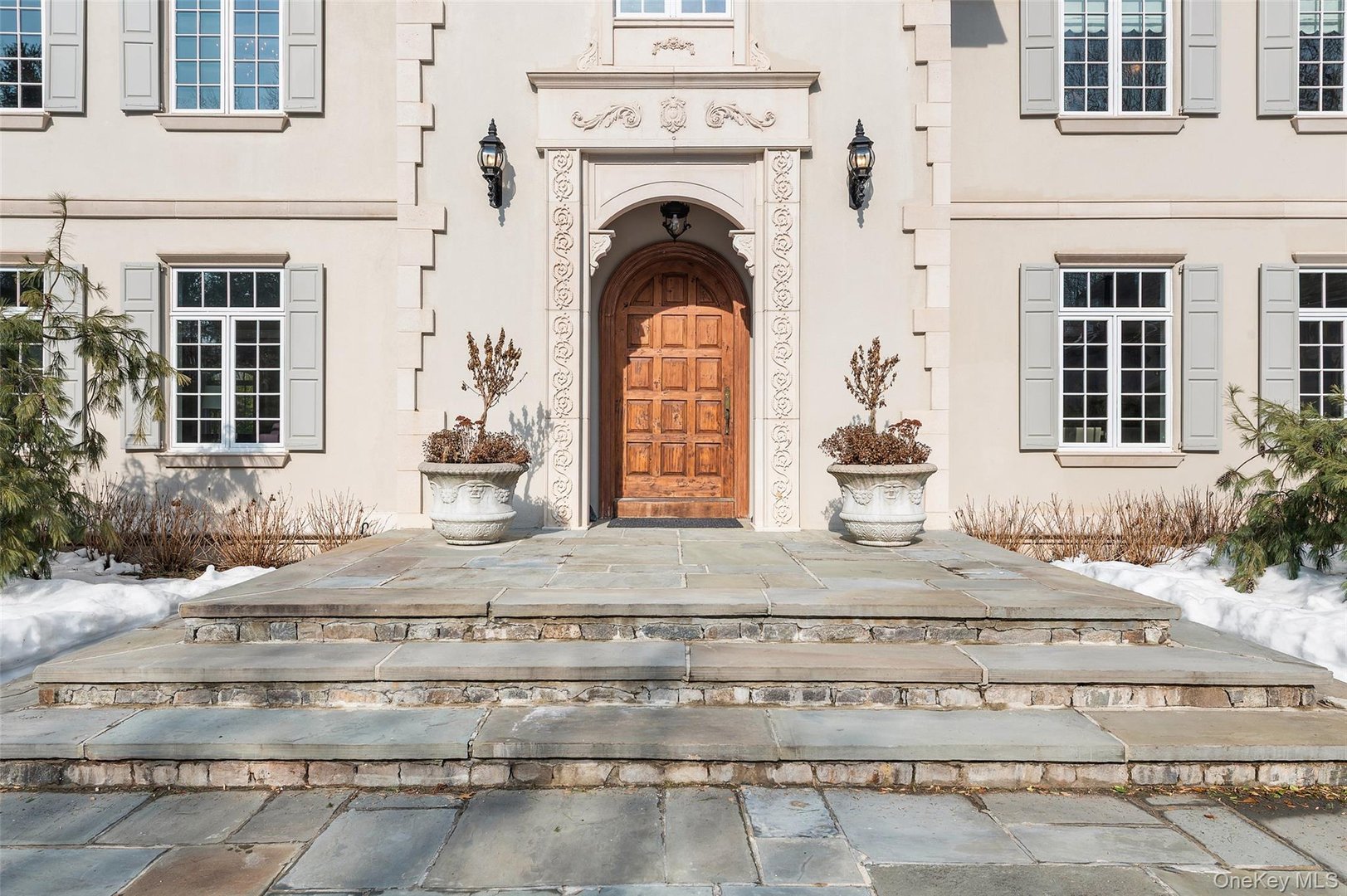 4 Cowdray Park Drive Photo 3