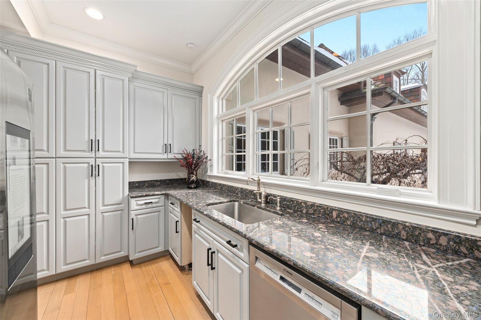 4 Cowdray Park Drive Photo 12