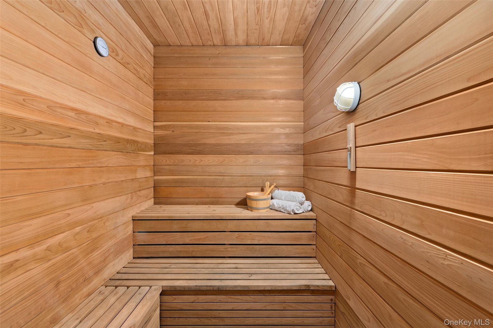 4 Cowdray Park Drive Photo 32