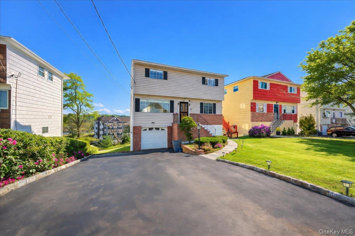 65 Skymeadow Place Photo 2