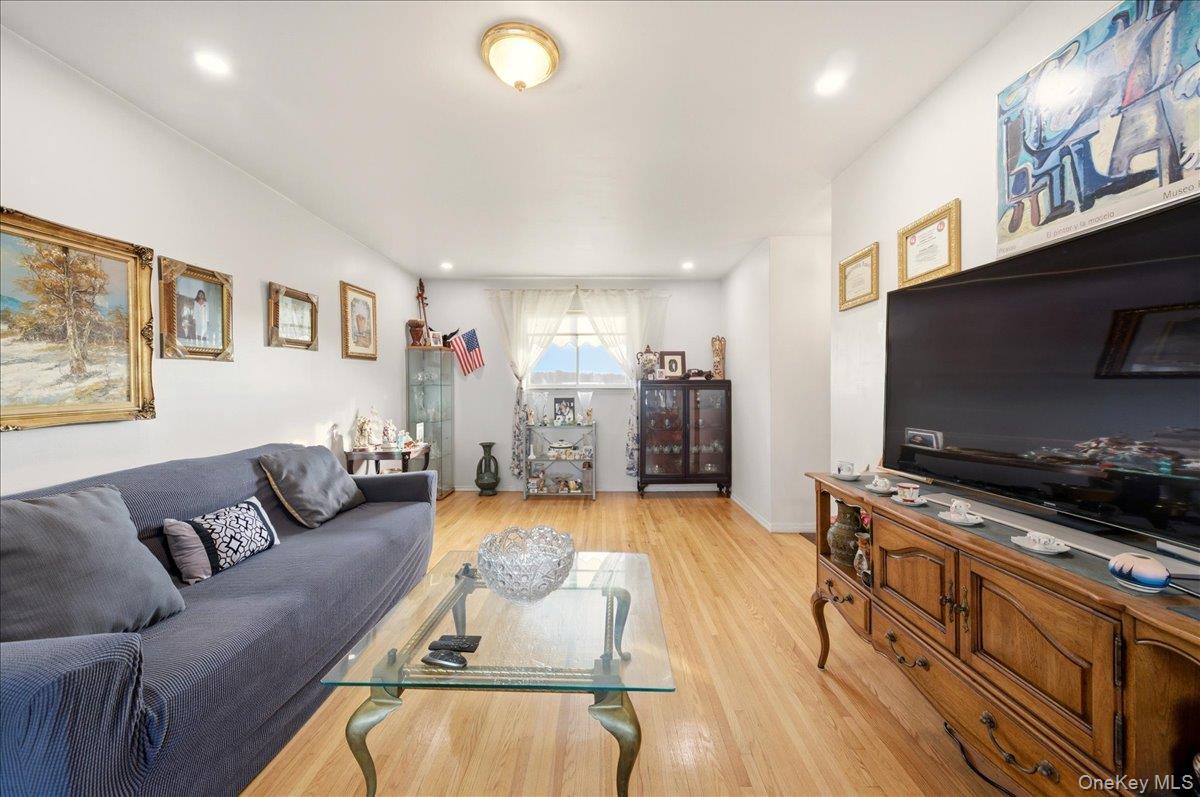 65 Skymeadow Place Photo 4