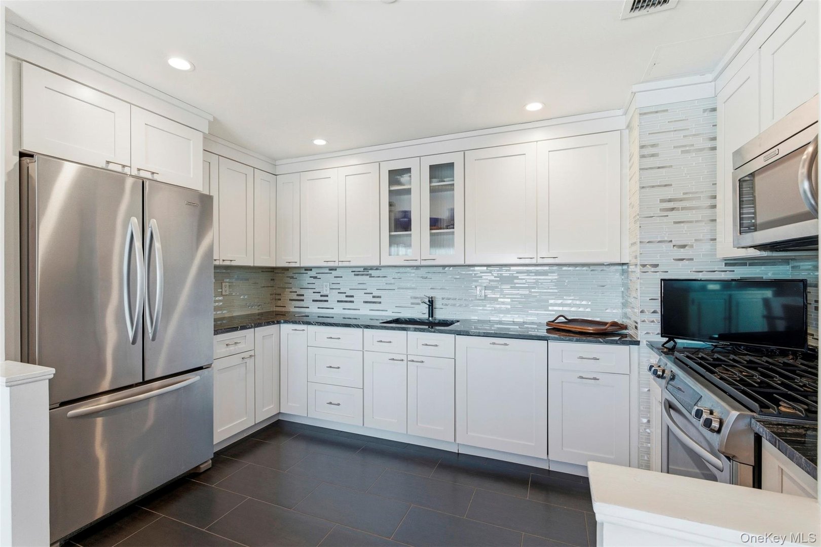 510 Devries Court Photo 6