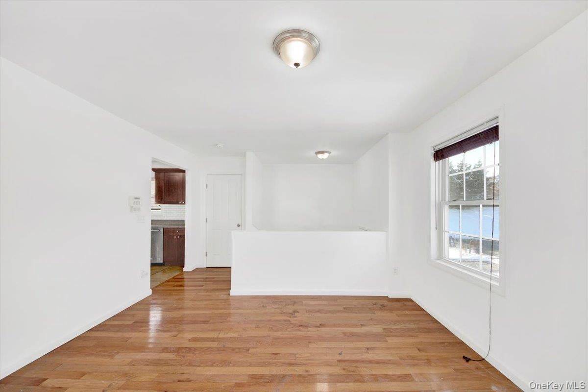 52 Sears Avenue Photo 13