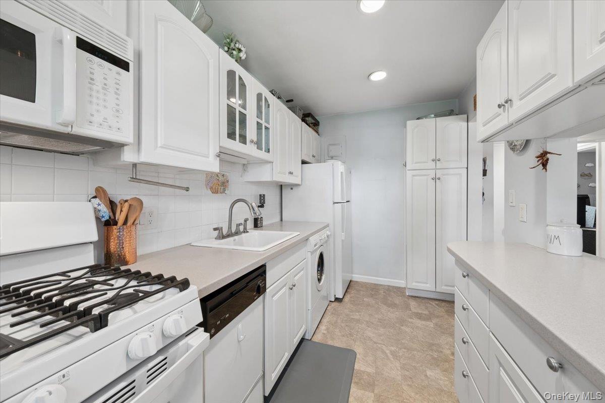 14 Manchester Road  #2L Photo 7