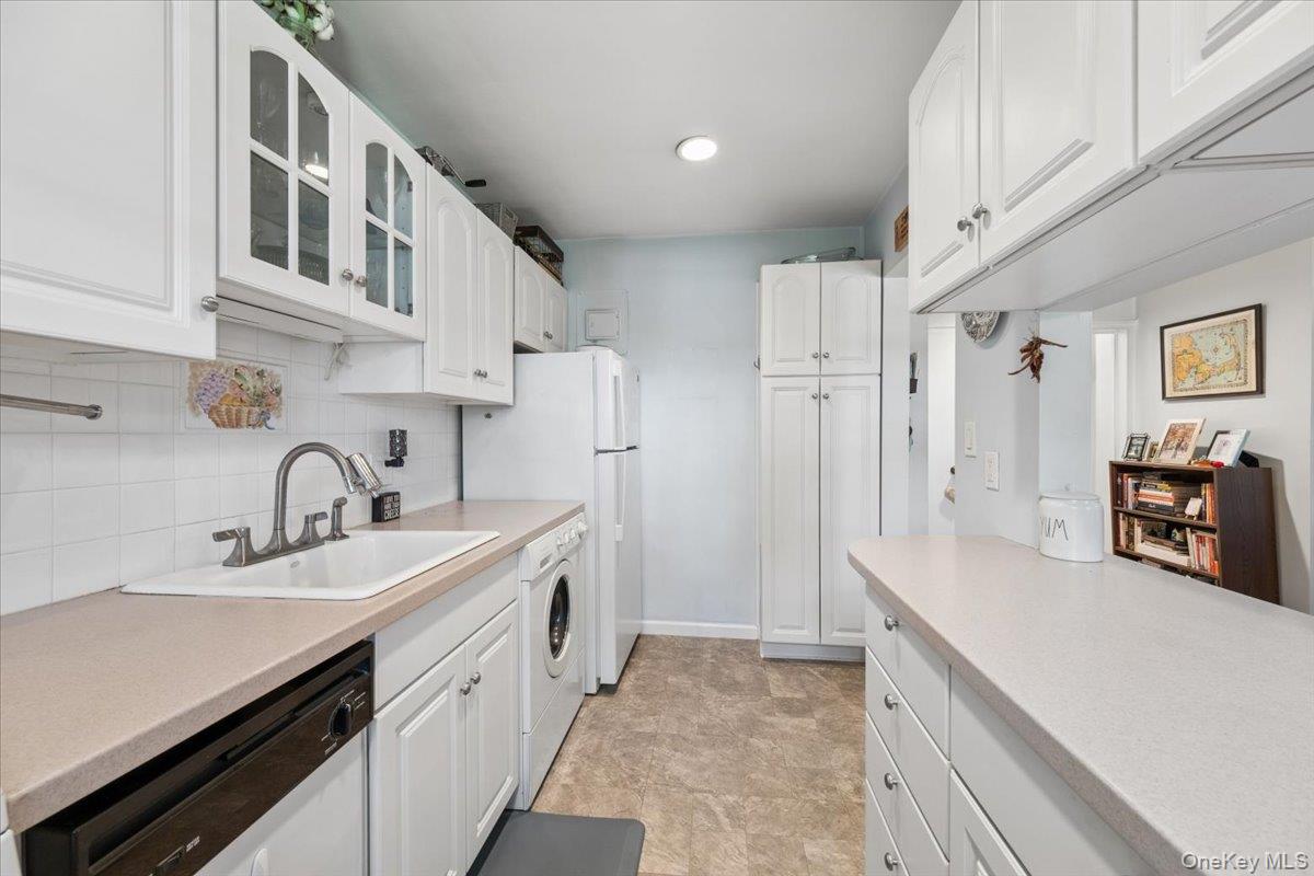 14 Manchester Road  #2L Photo 6