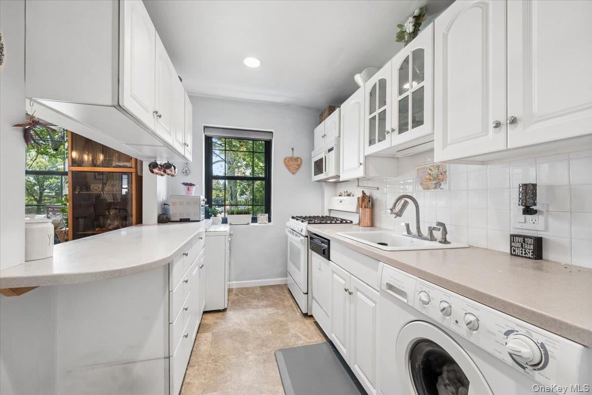 14 Manchester Road  #2L Photo 4