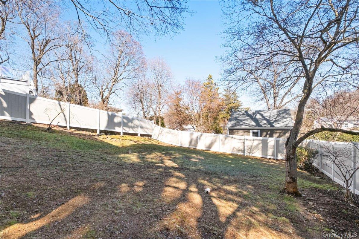 87 Center Street Photo 46