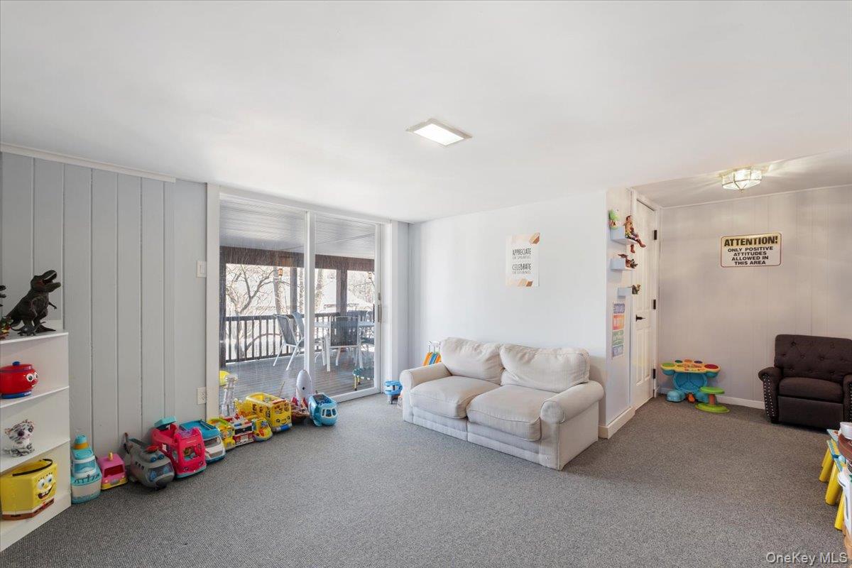 87 Center Street Photo 39