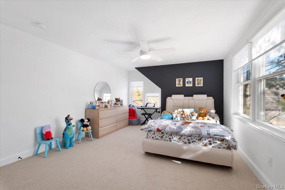 87 Center Street Photo 33