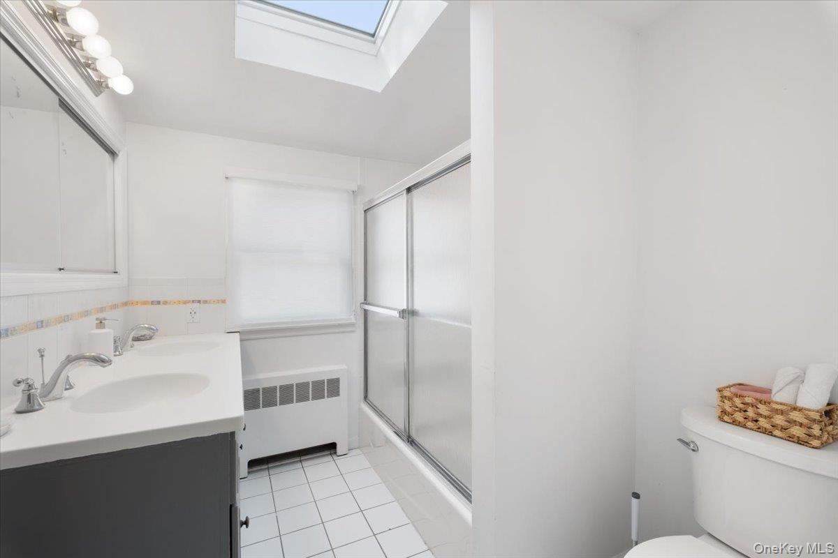 87 Center Street Photo 35