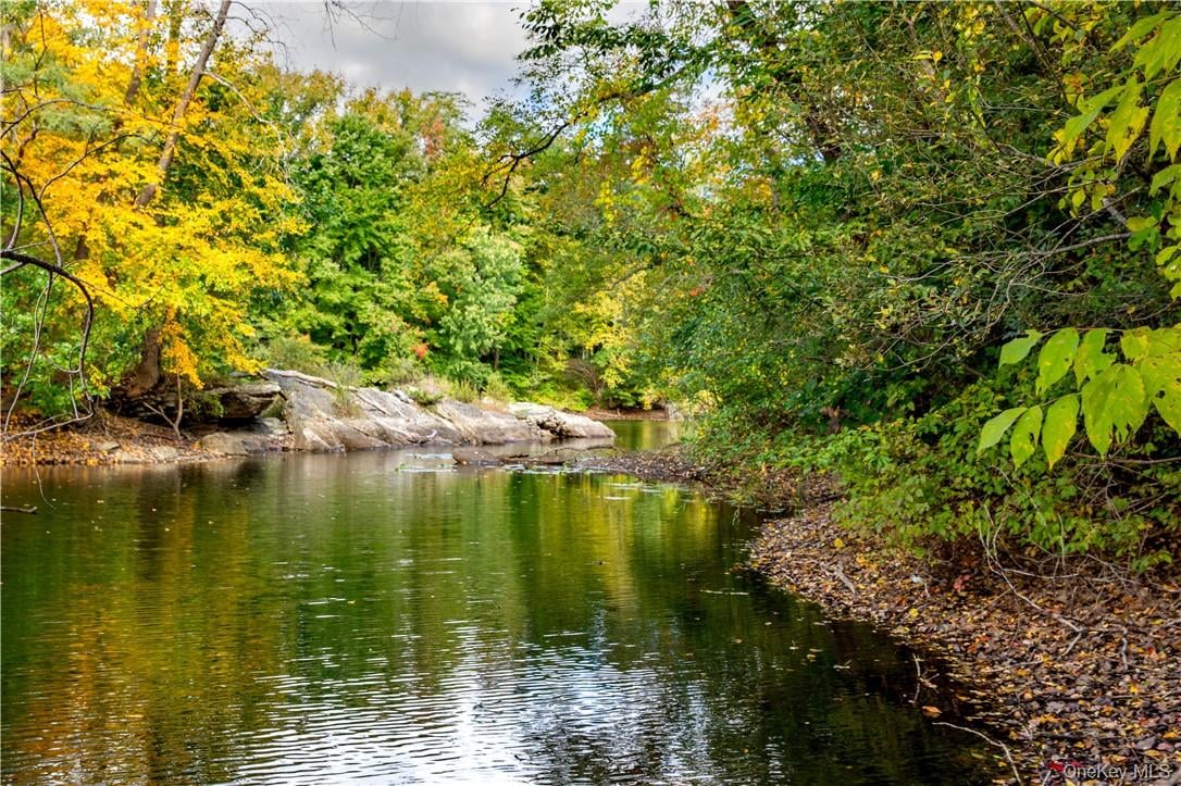 325-361 Old Post Road Photo 3