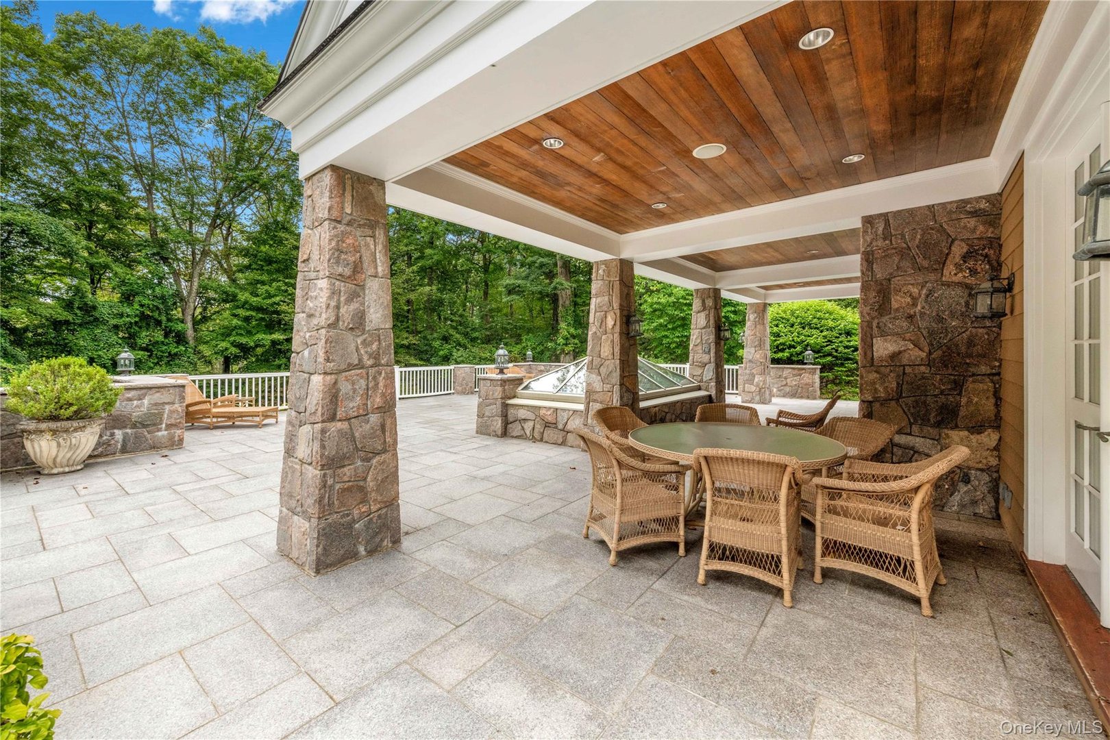 284 W Patent Road Photo 27