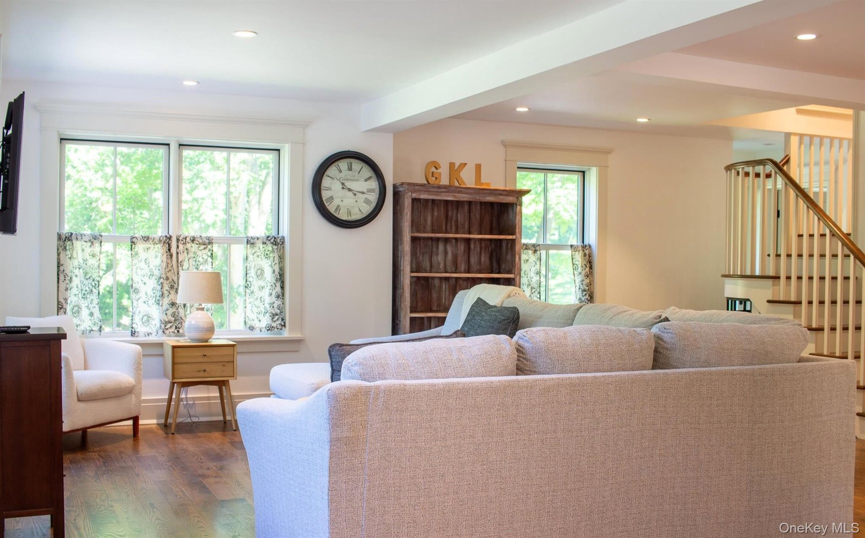 48 Konig Road Photo 8