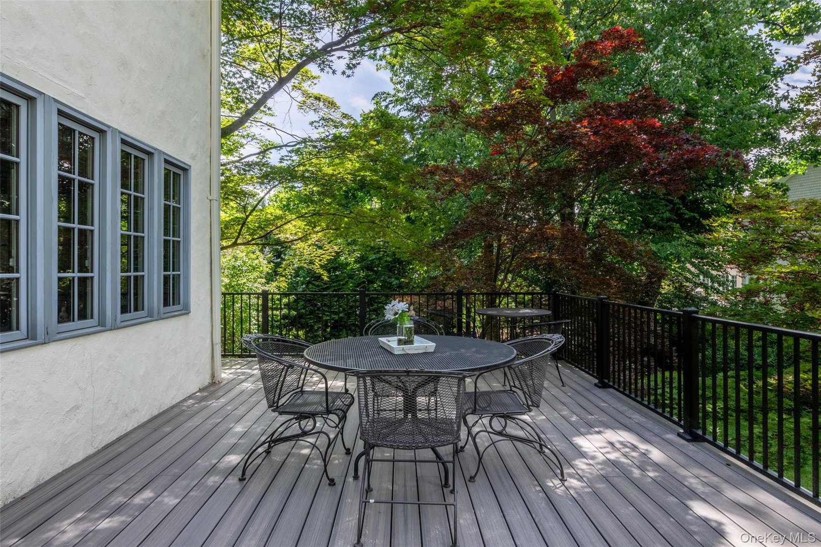 550 Forest Avenue Photo 16