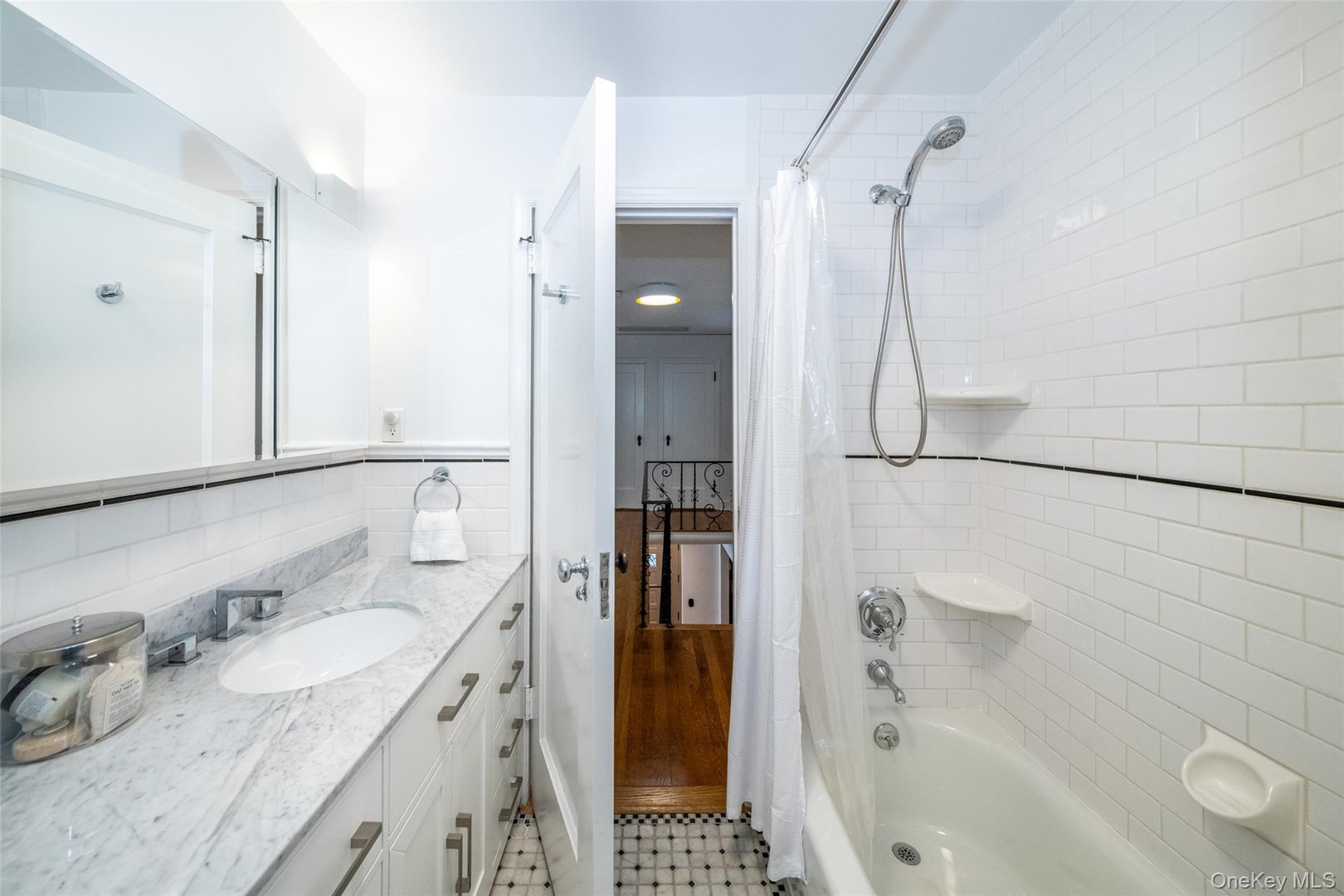 550 Forest Avenue Photo 25