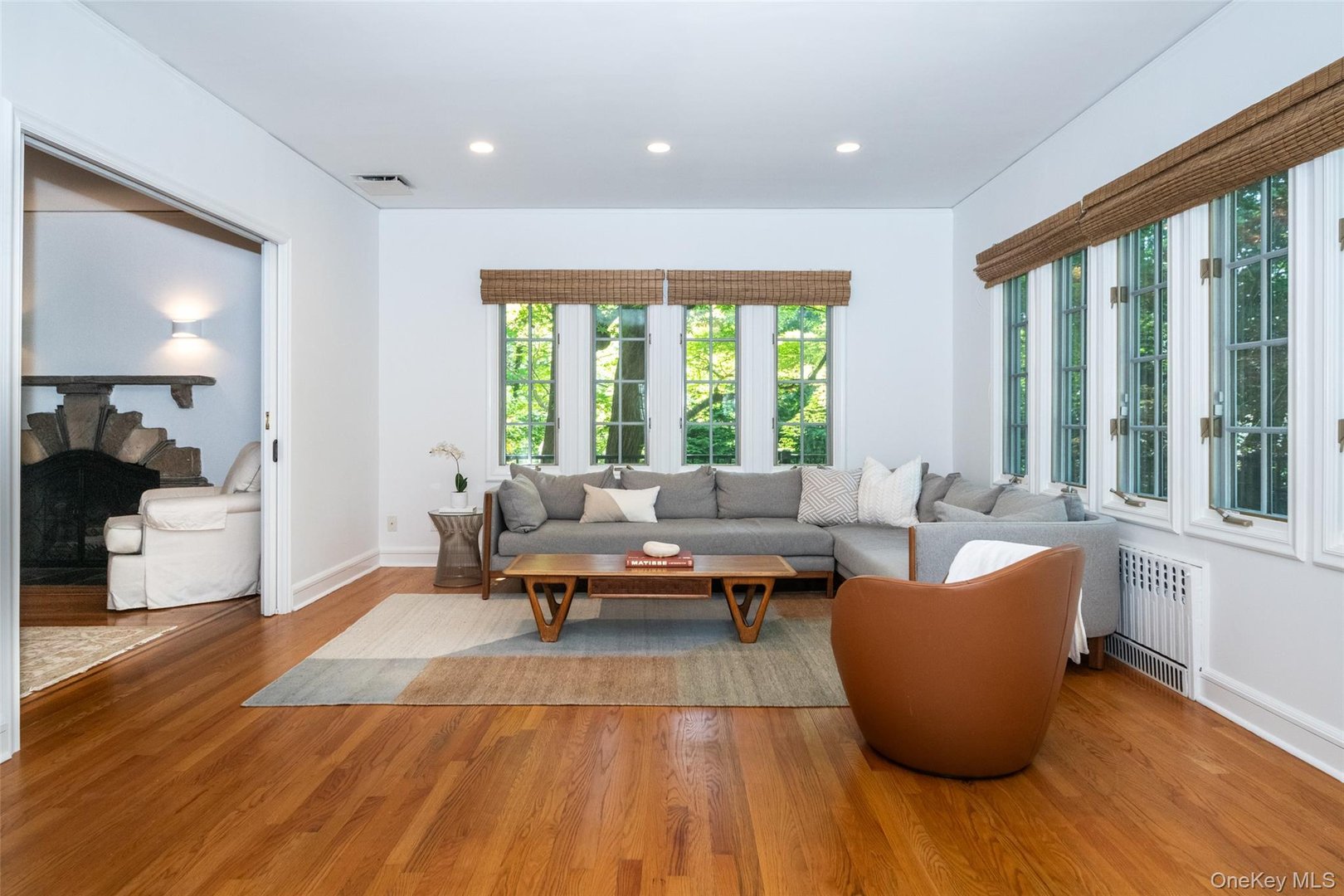 550 Forest Avenue Photo 9