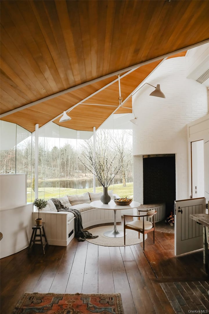 433 Rapp Road Photo 9