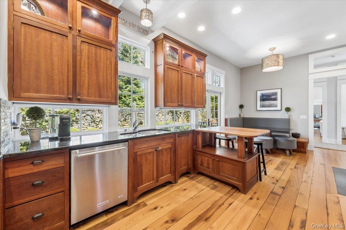 1020 Constable Drive Photo 15