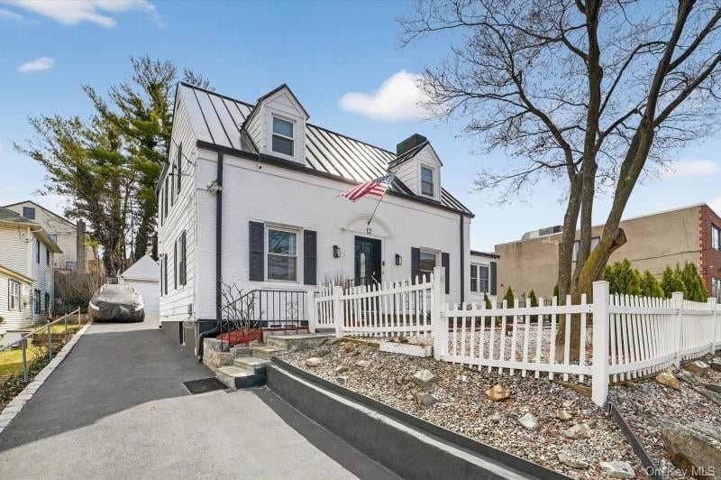 12 N Lawn Avenue Photo 4