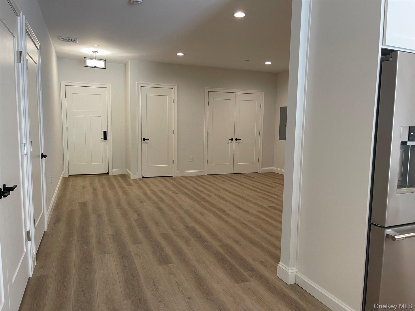 903 Oakridge Common Photo 18