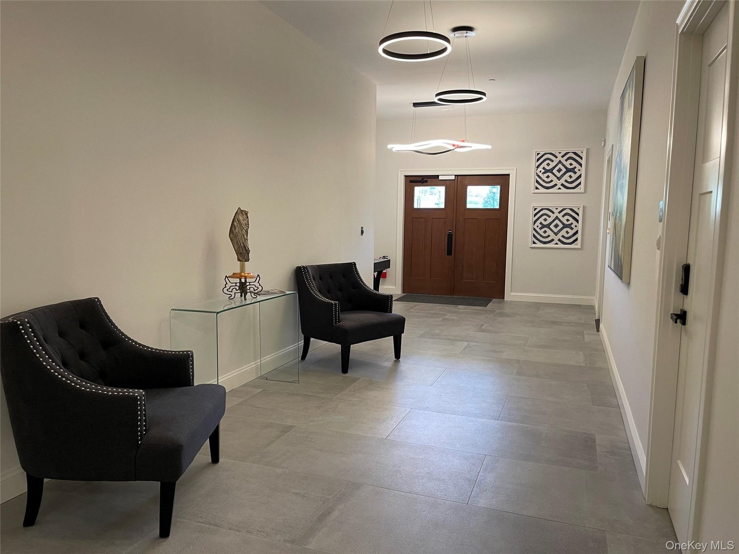 903 Oakridge Common Photo 2