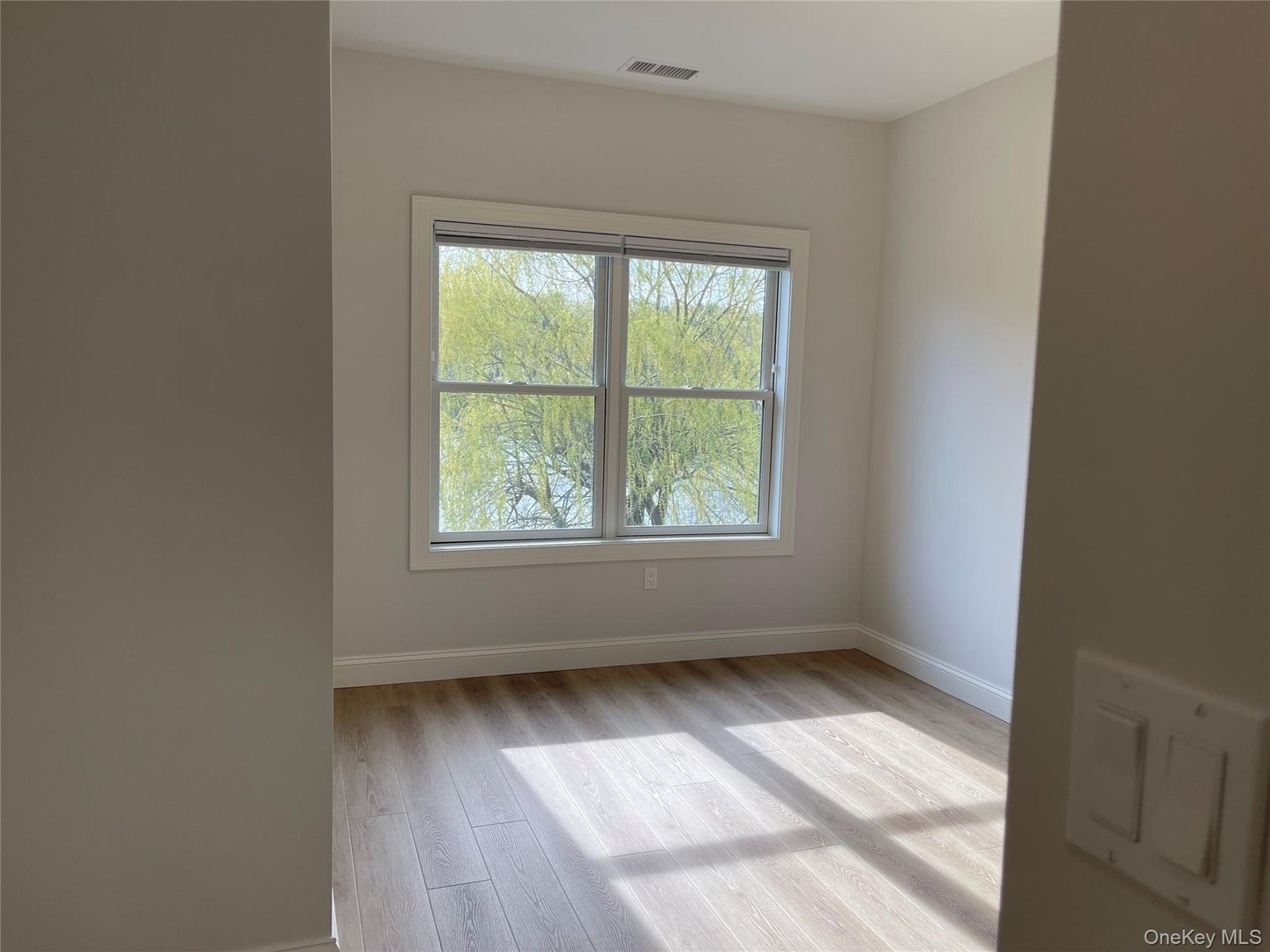 903 Oakridge Common Photo 14