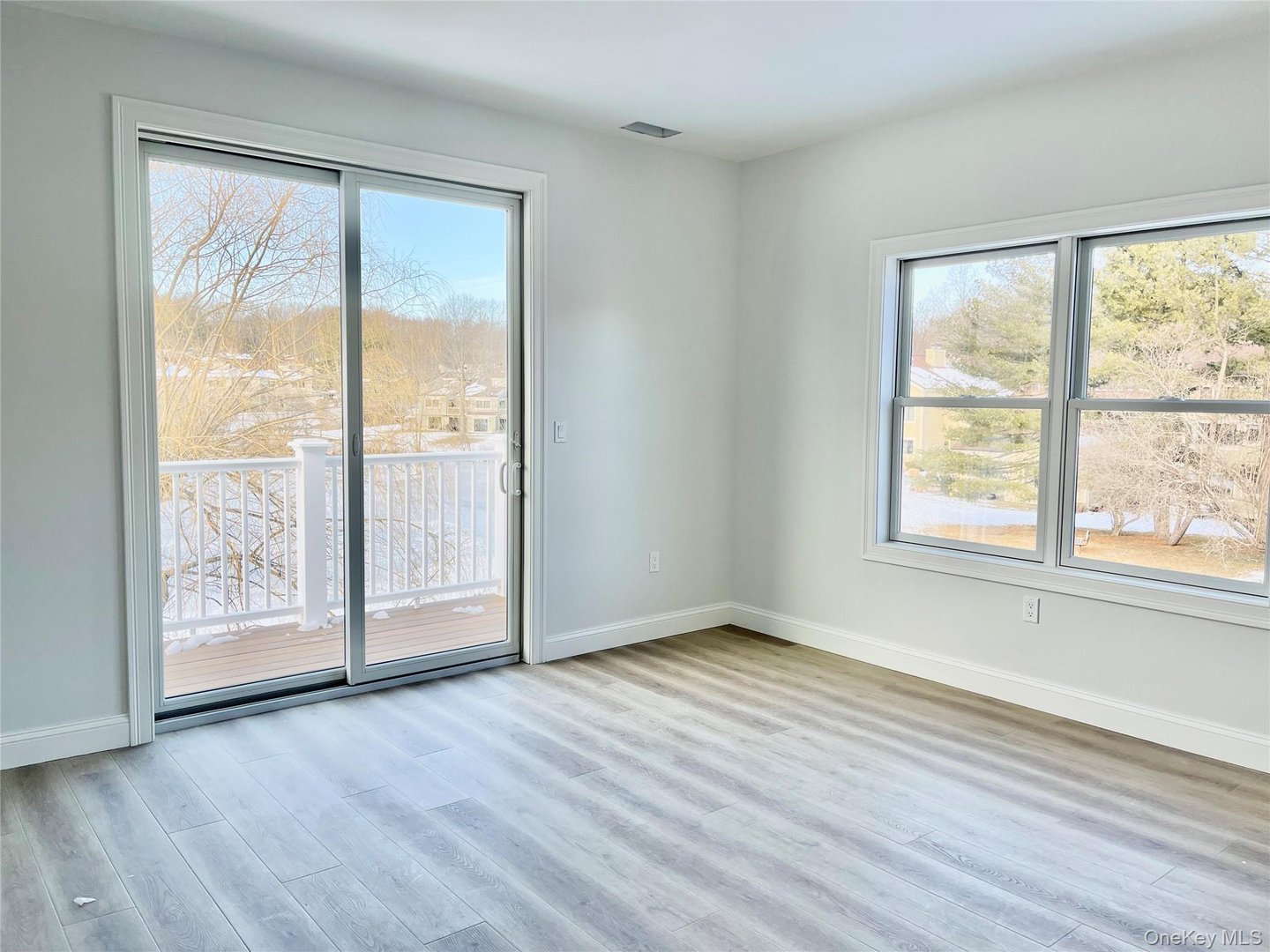 903 Oakridge Common Photo 5