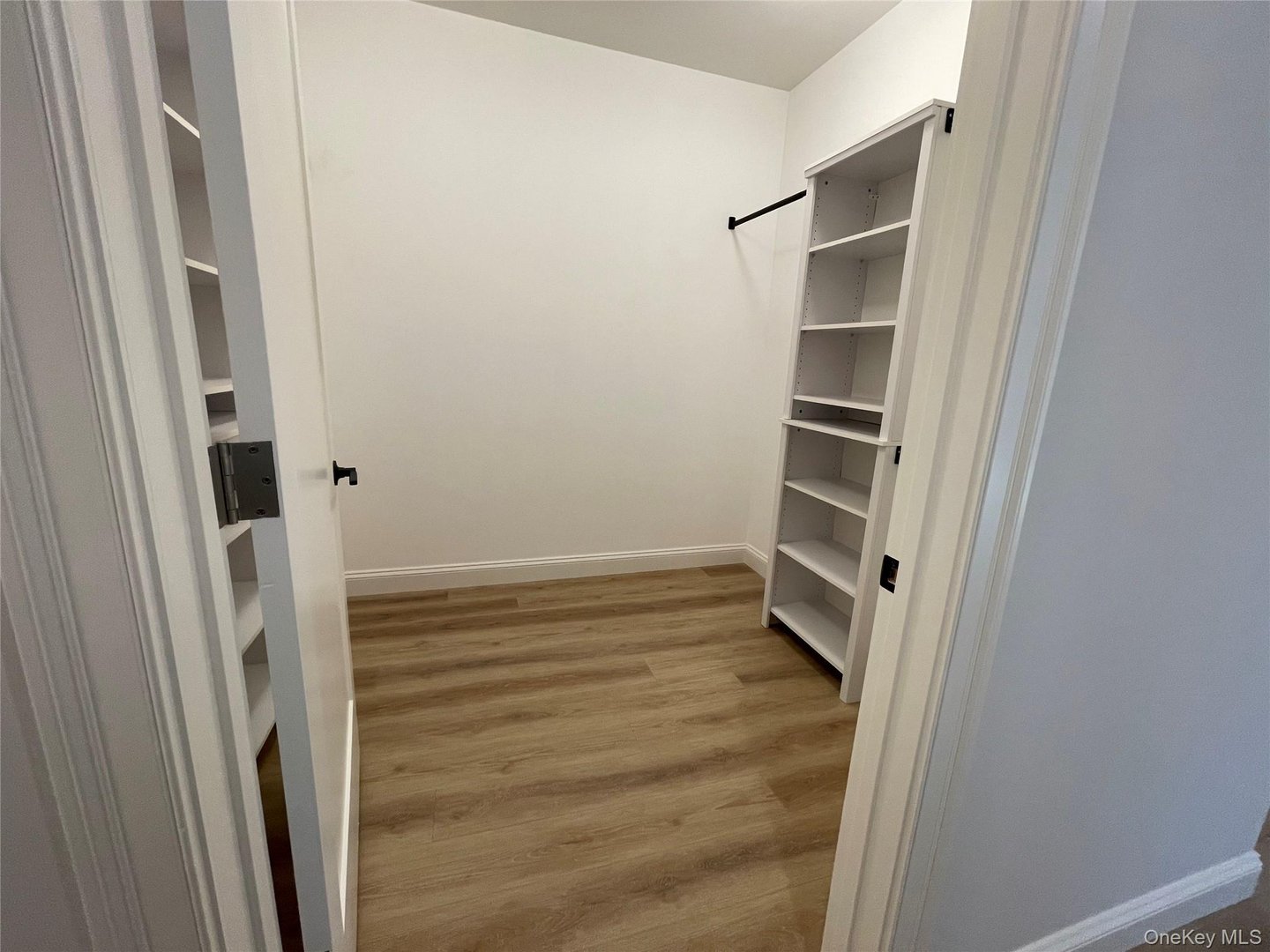 903 Oakridge Common Photo 15