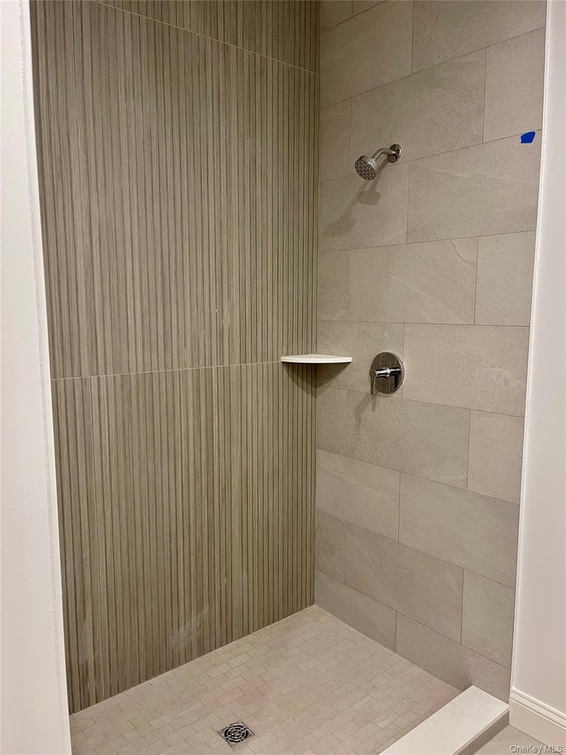 903 Oakridge Common Photo 11