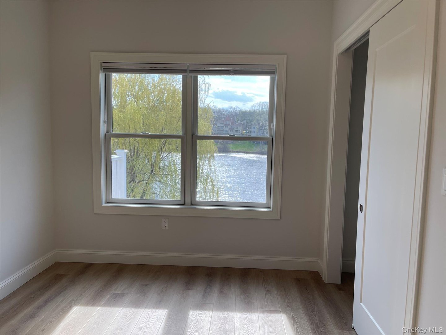 903 Oakridge Common Photo 13