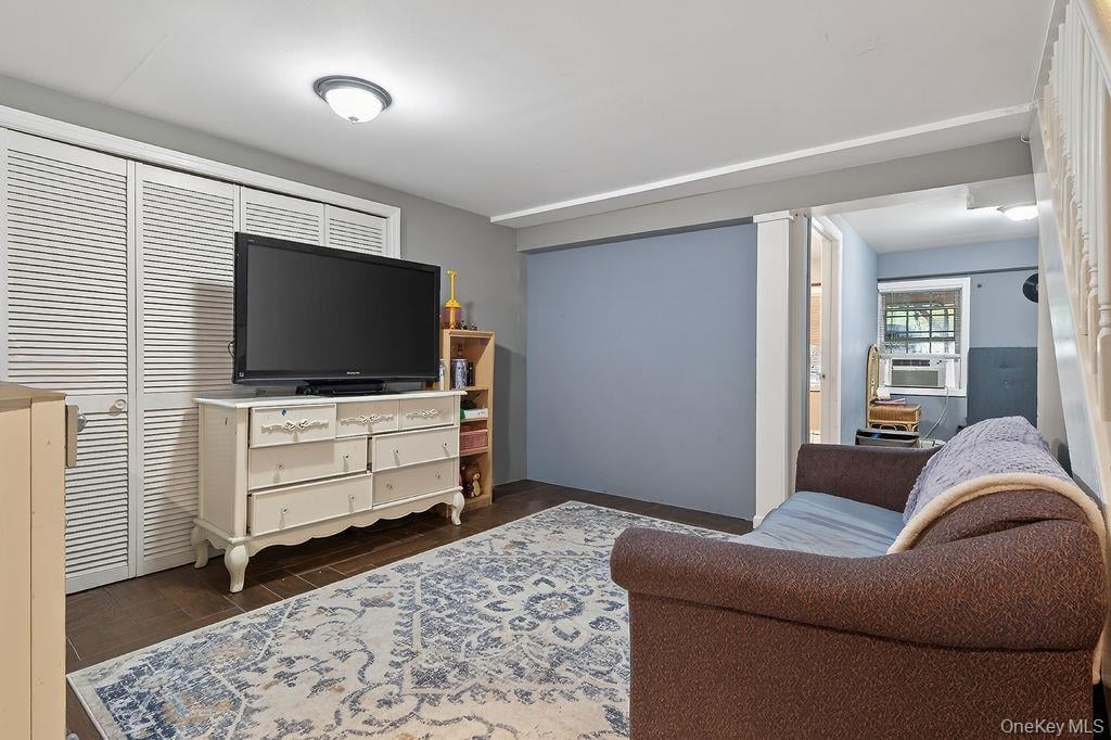 33 S Mortimer Avenue Photo 16