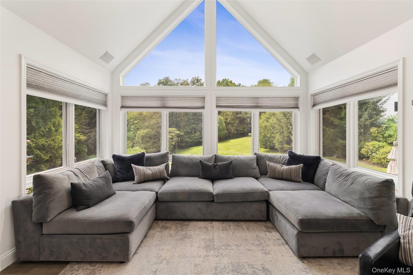 33 Hillandale Road Photo 3