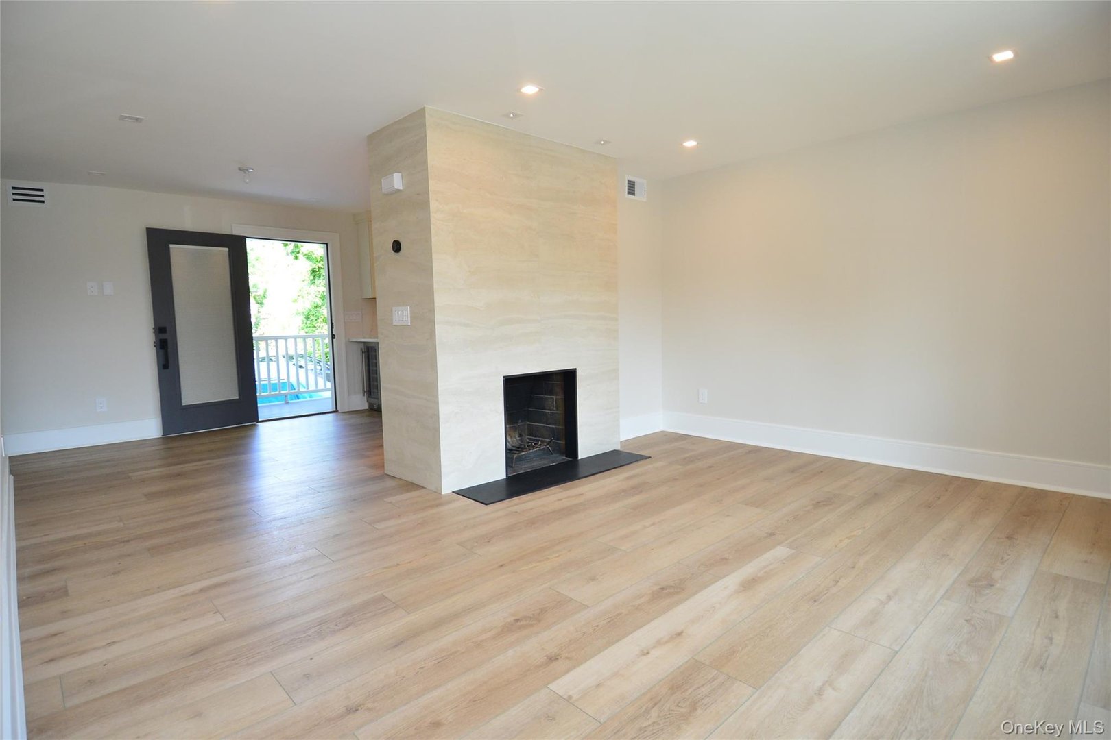 137 Hillside Place Photo 17