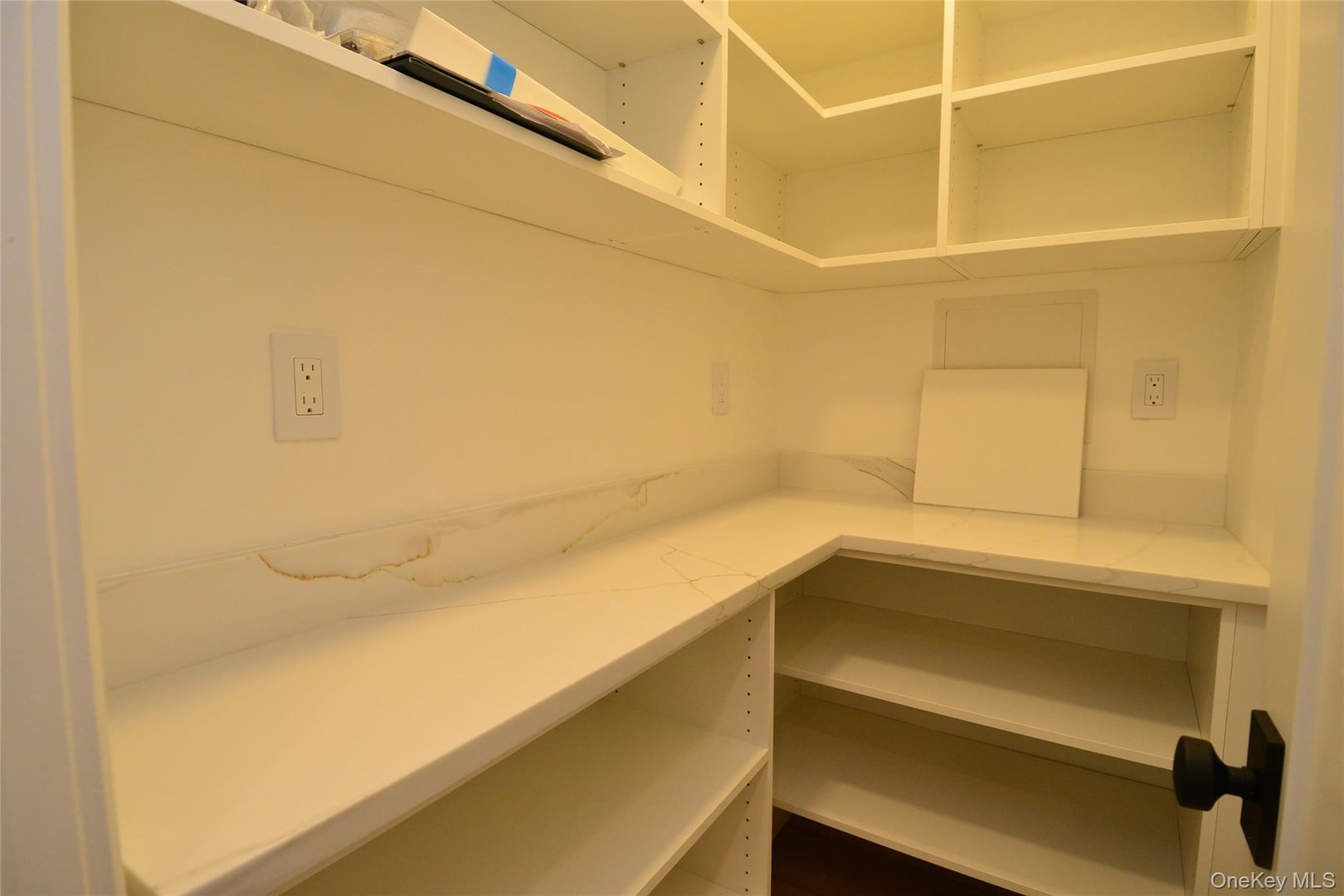 137 Hillside Place Photo 9