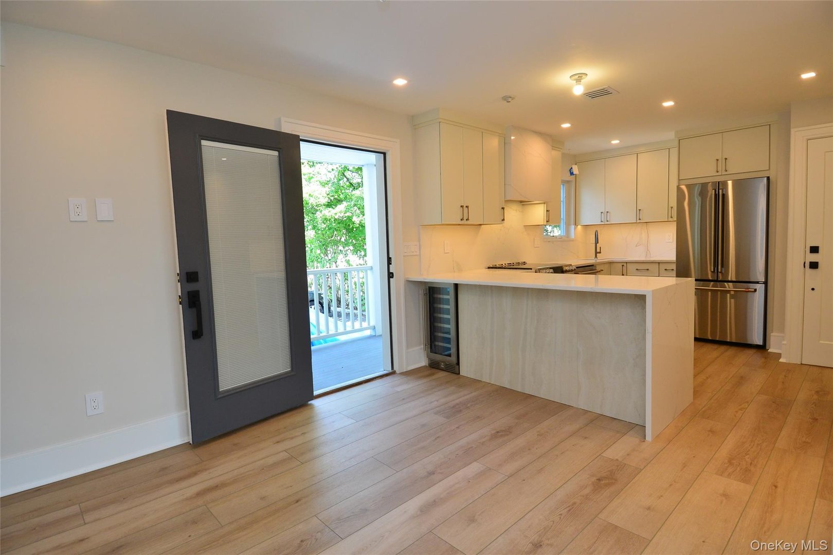 137 Hillside Place Photo 4