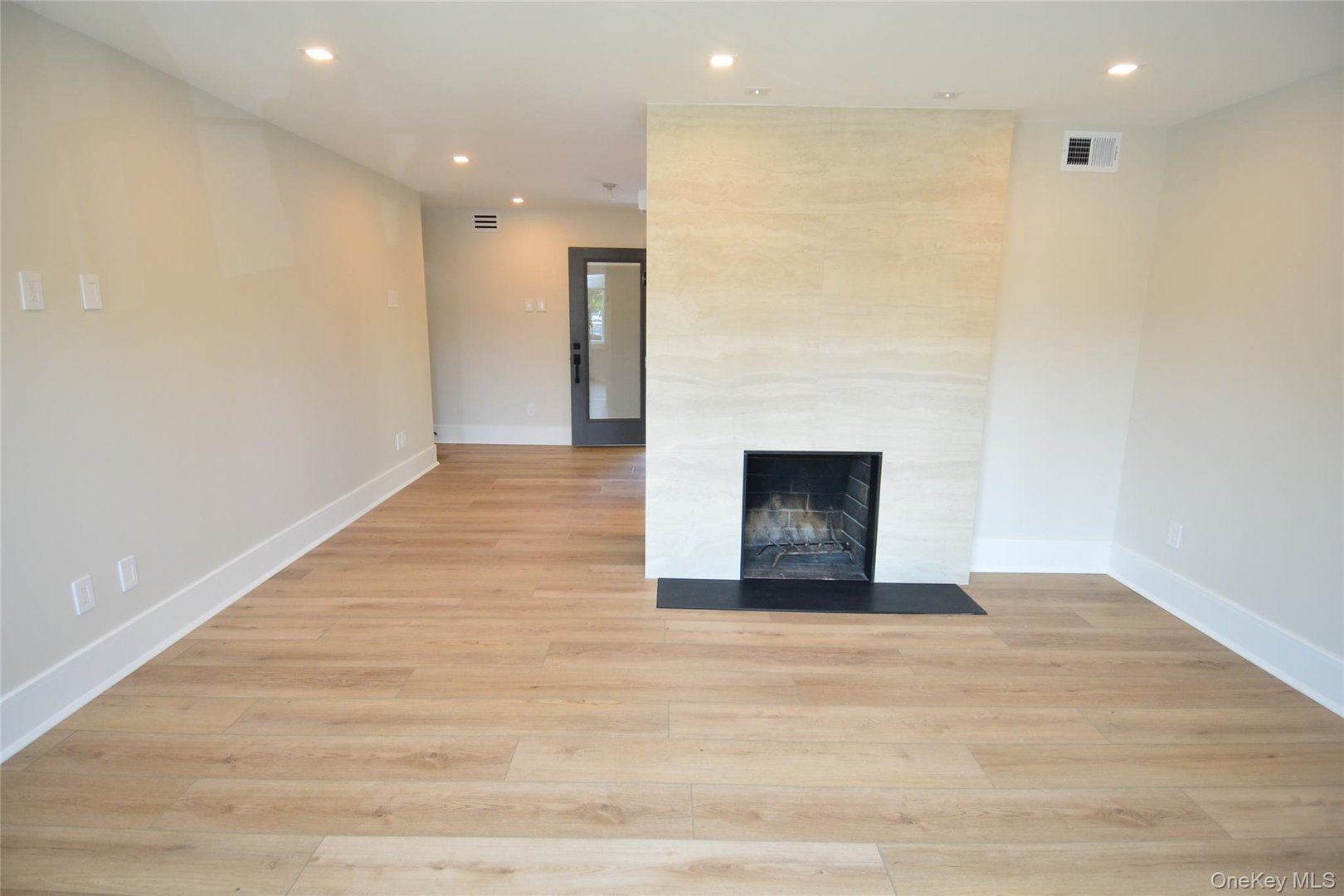 137 Hillside Place Photo 16