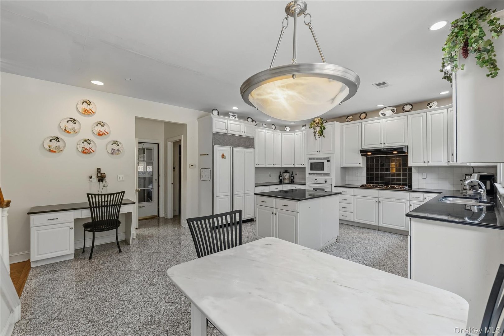 143 Euclid Avenue Photo 14
