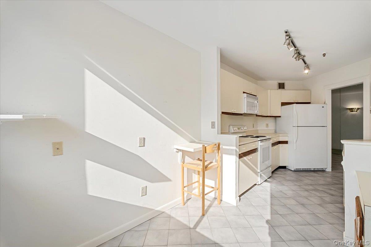 25 Rockledge Avenue  #105W Photo 12