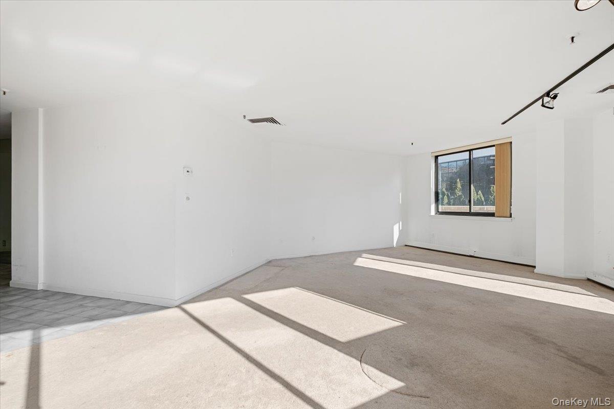 25 Rockledge Avenue  #105W Photo 16