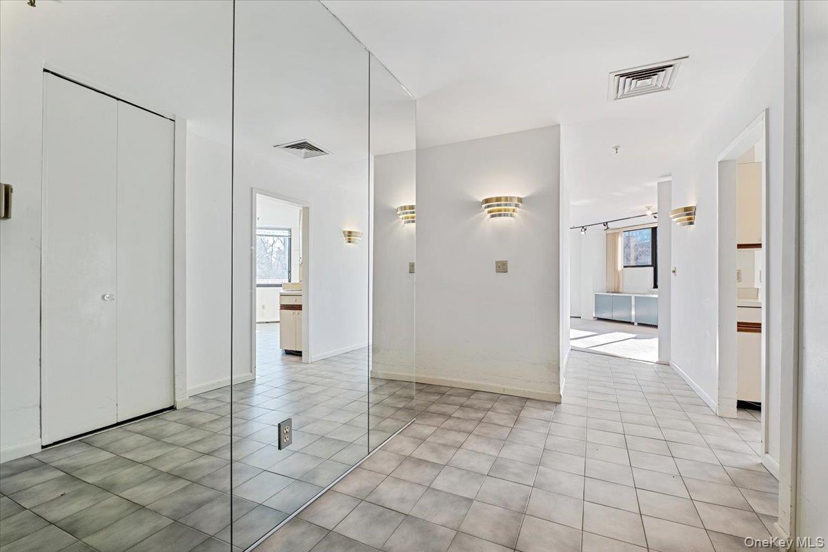 25 Rockledge Avenue  #105W Photo 4