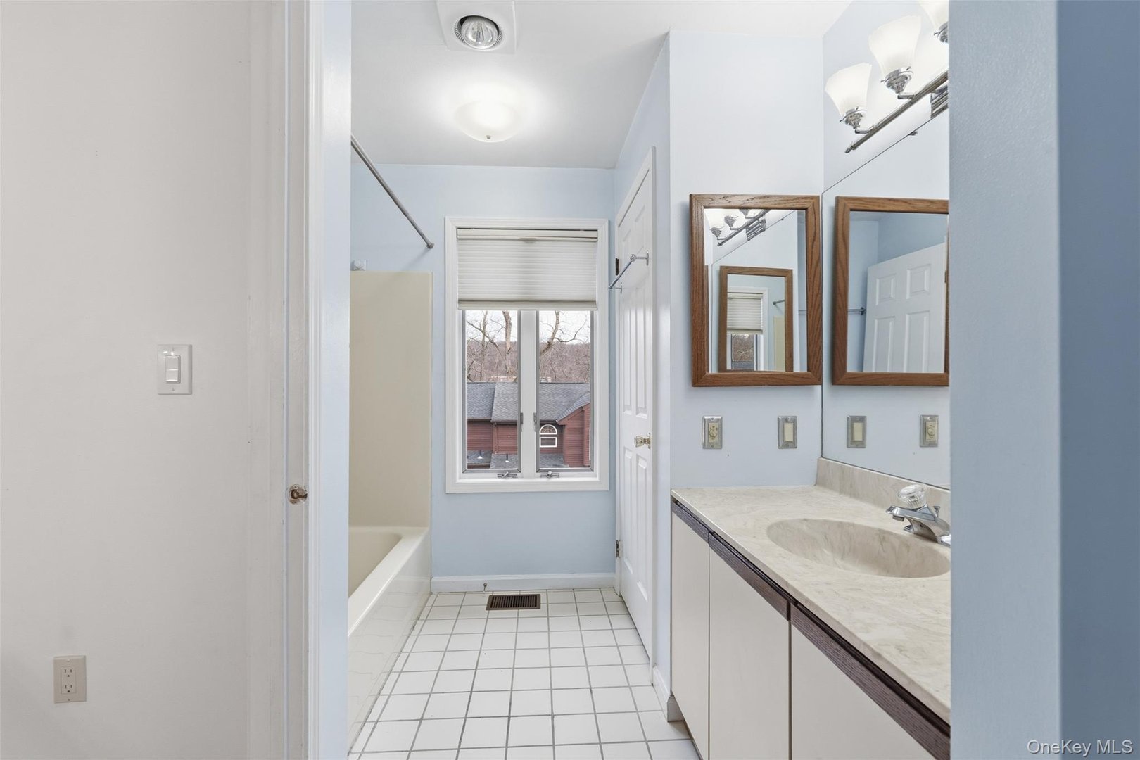 17 Knoll View Photo 25