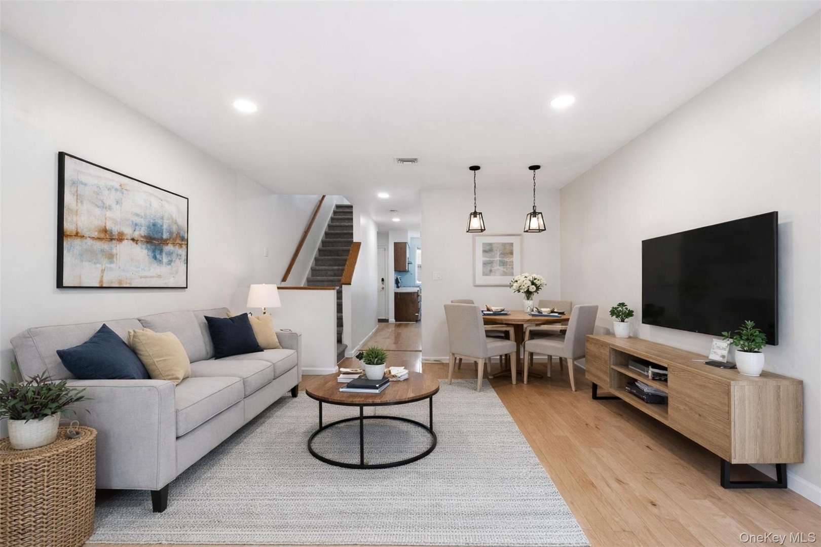 17 Knoll View Photo 13