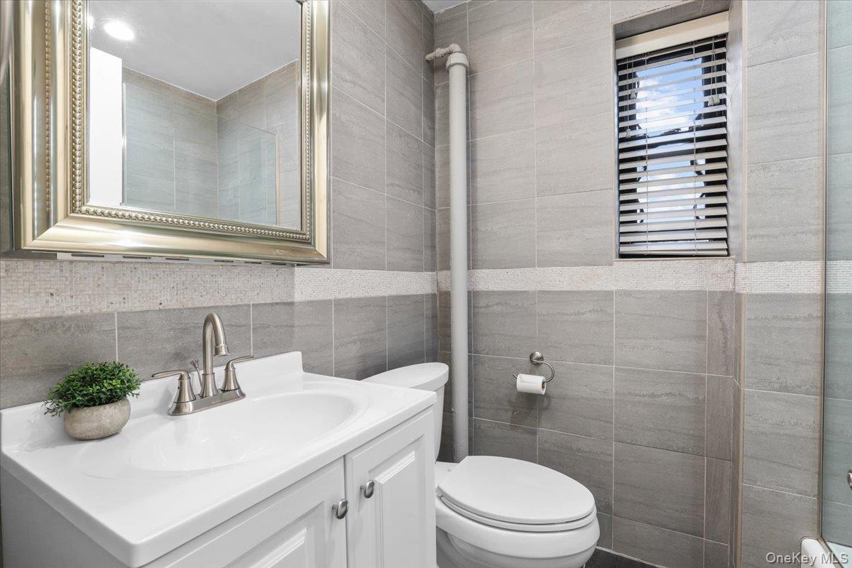 33 Manchester Road  #2R Photo 12