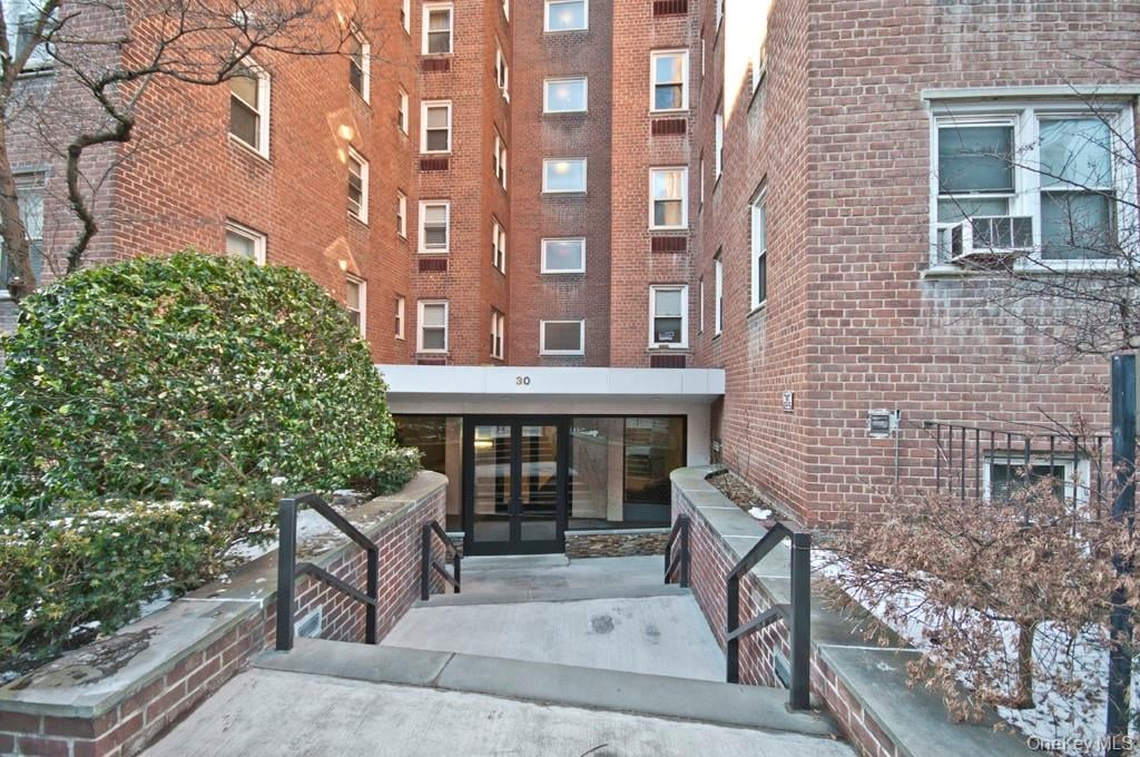 30 E Hartsdale Avenue  #4D Photo 5