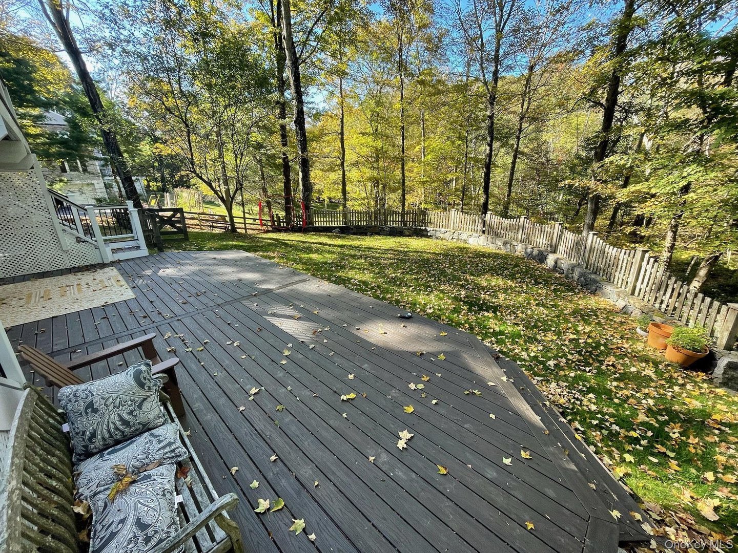 415 Sarles Street Photo 35